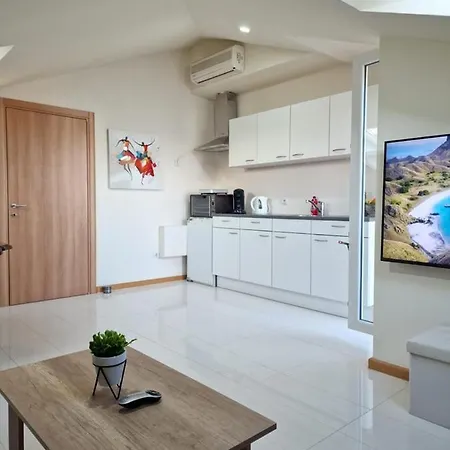 Charming Apartment Tiki Makarska, Sea View, Free Parking Apartmán Makarská