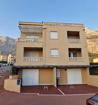 Charming Apartment Tiki Makarska, Sea View, Free Parking Apartmán *